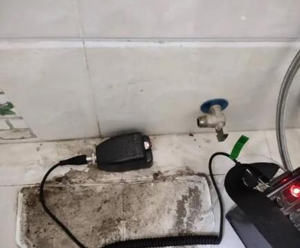 岗巴屋顶漏水维修公司分享下卫生间漏水的危害及解决方法